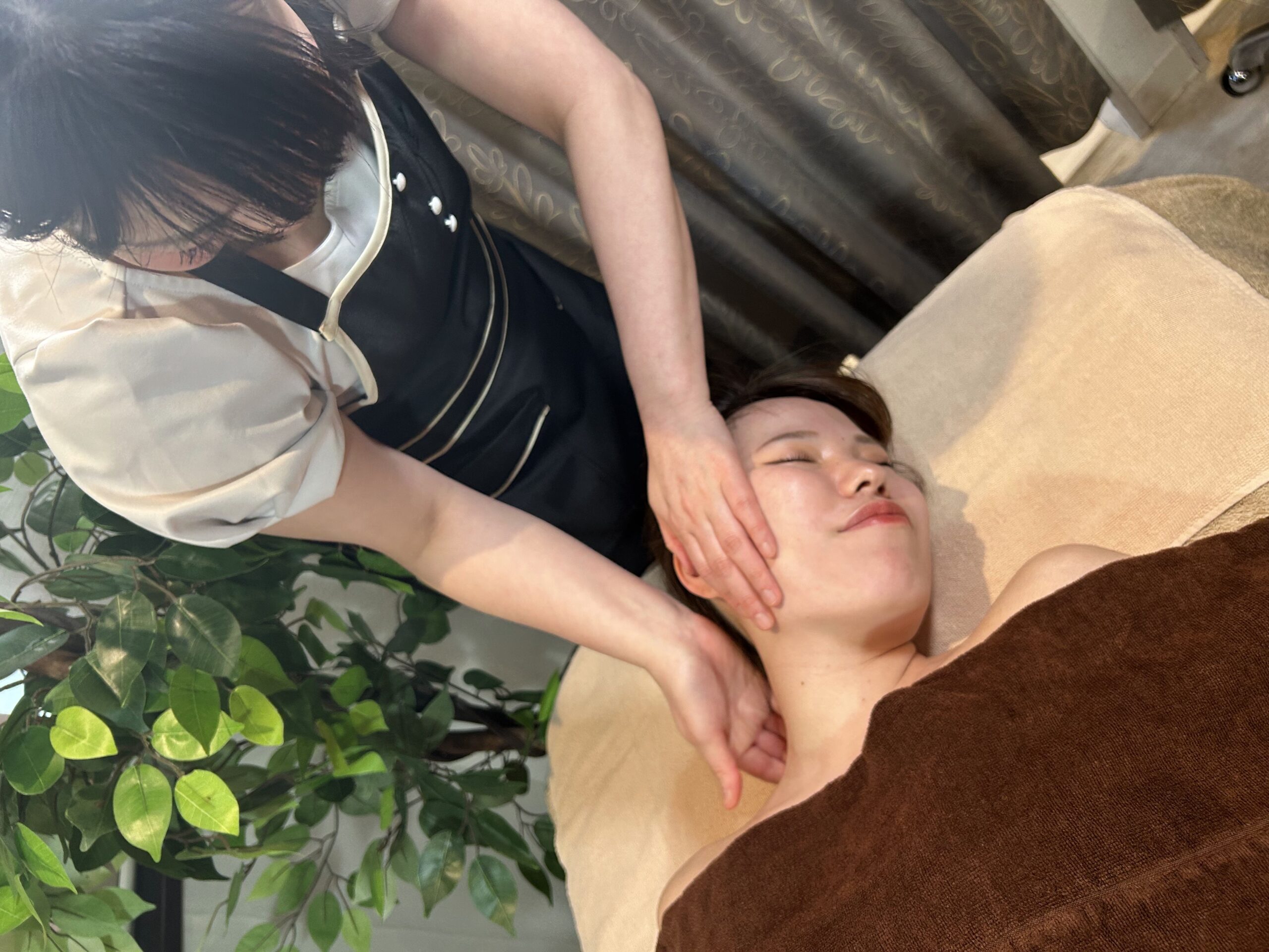 美白・美肌の人は必ず通っているフェイシャルエステ/Essential Facials for Radiant Ski/